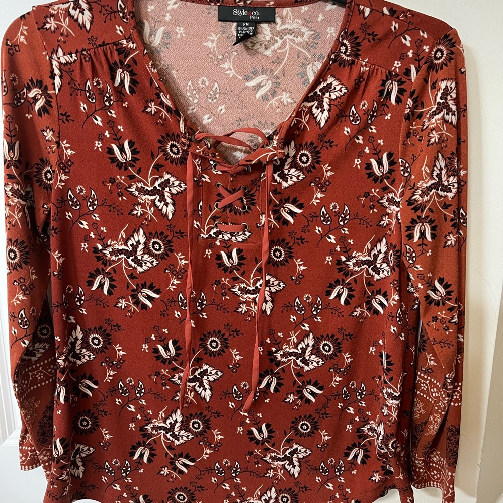 Style & Co top, size PM (fits like normal M)